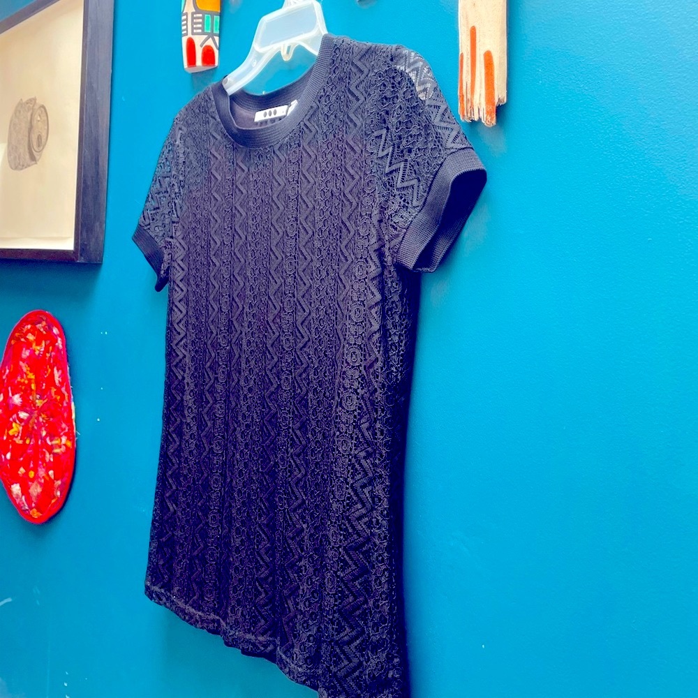 Three dot lace t-shirt XS never been worn! Great dressed up or down-